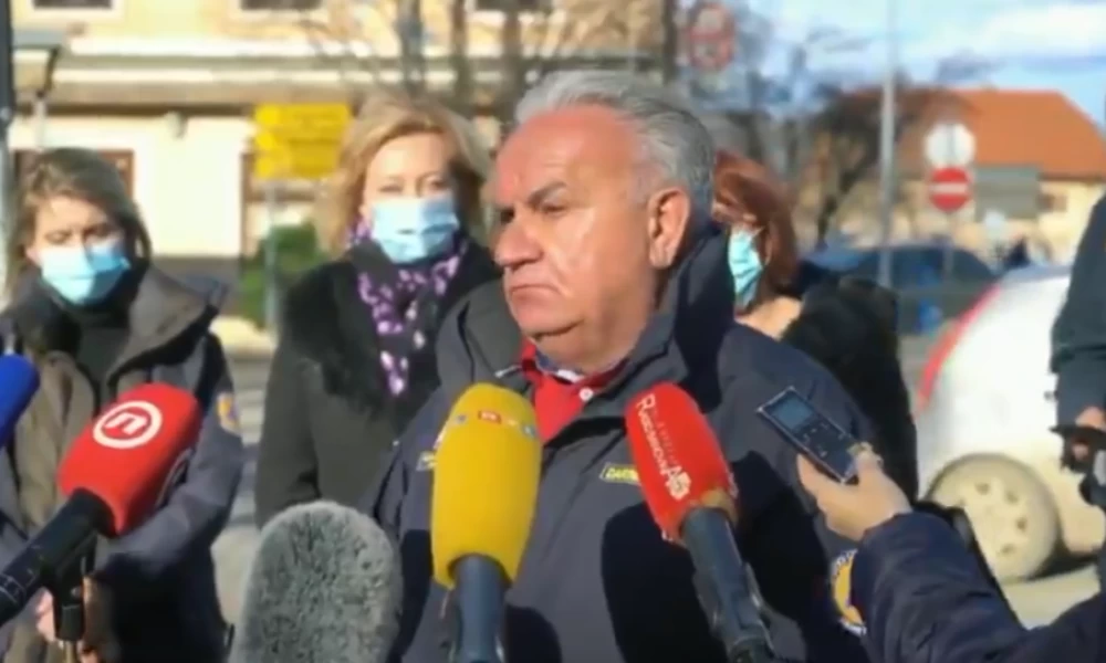 Νέο συγκλονιστικό βίντεο από το σεισμό στην Κροατία- Σείεται ο τόπος όταν ο δήμαρχος βρίσκεται on air